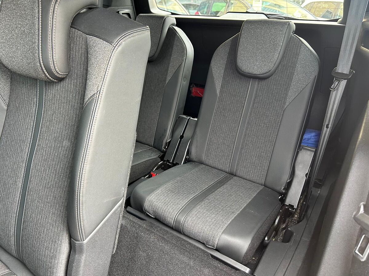 PEUGEOT 5008 GT LINE 1.2 E-THP AUTO SPANISH LHD IN SPAIN 89K 7 SEATS SUPER 2019